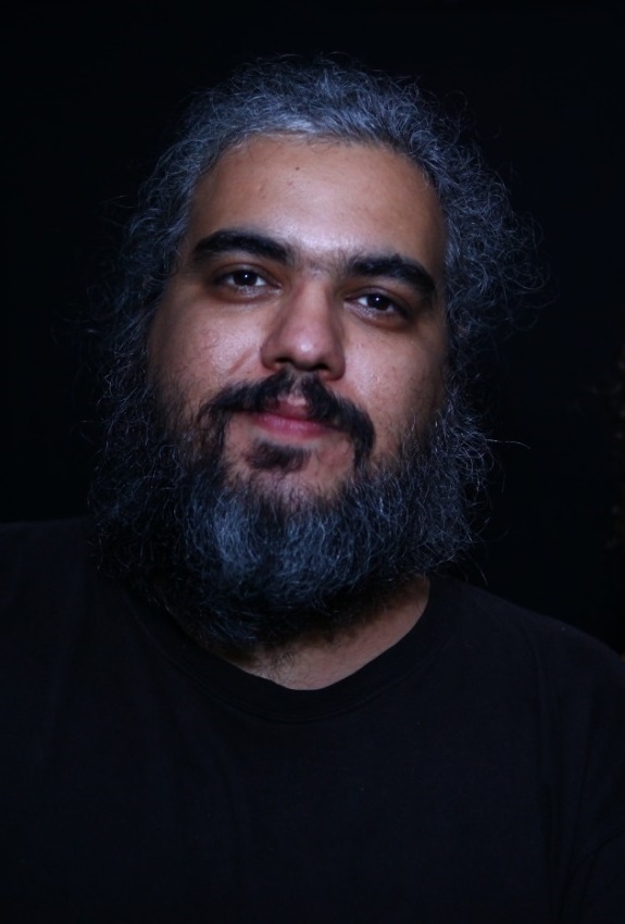 Foto de Artista (Henrique Amud) - Atordoado, Eu Permaneço Atento (Cred